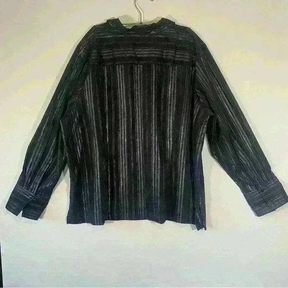 Liz&Co. Light Weight Zipper Jacket. Size 2X 22/24. Black and Silver - Picture 4 of 9